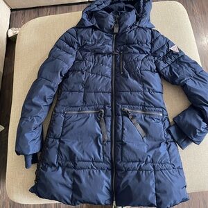 Guess coat amazing warmth